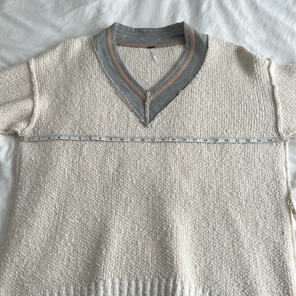 Free People Oversized Sweater xs/s like new condition - Picture 12 of 12